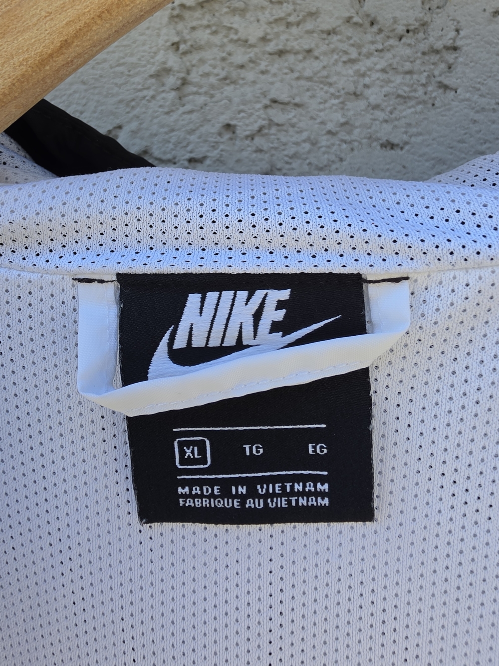 Nike Sportswear Windrunner Jacket XL White Black Volt Neon Green AR2191-103 - Picture 6 of 9